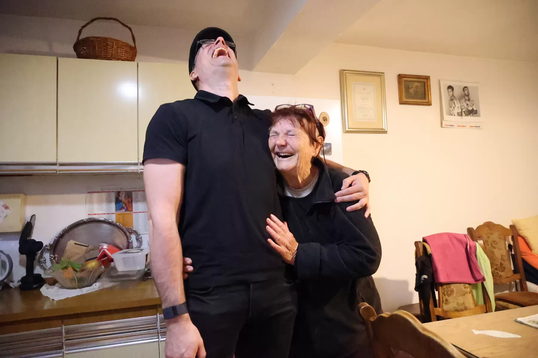 Zašto kužina? Zašto ljudi? Zašto priča?